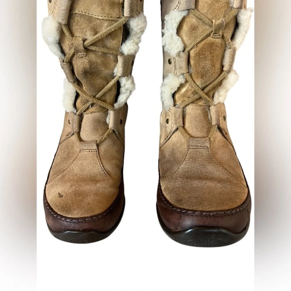 The North Face Tan and Brown Winter Boots with Fur Trim Size 6.5